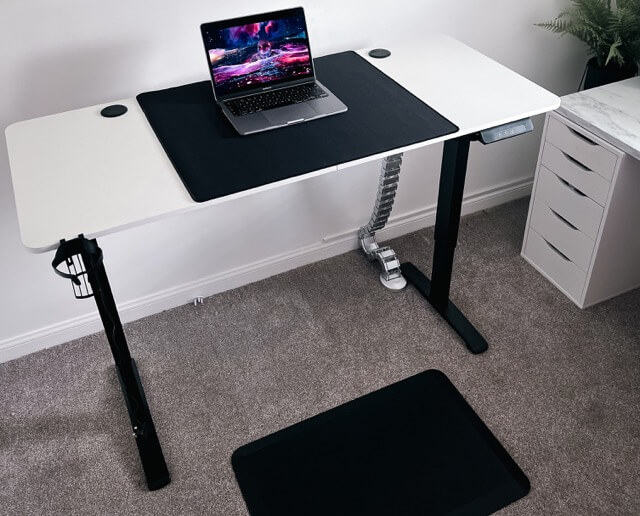 ​​Benefits of using a standing desk for ADHD