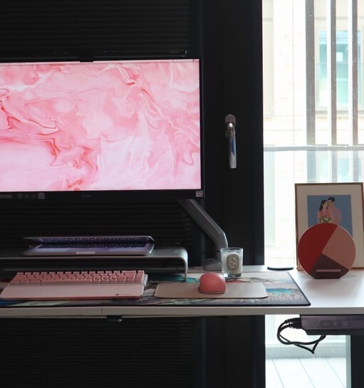 So what is an Electric and Manual Standing Desk?