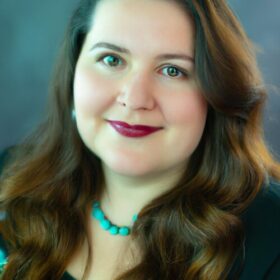 Sarah Dunes Standing Desk Expert